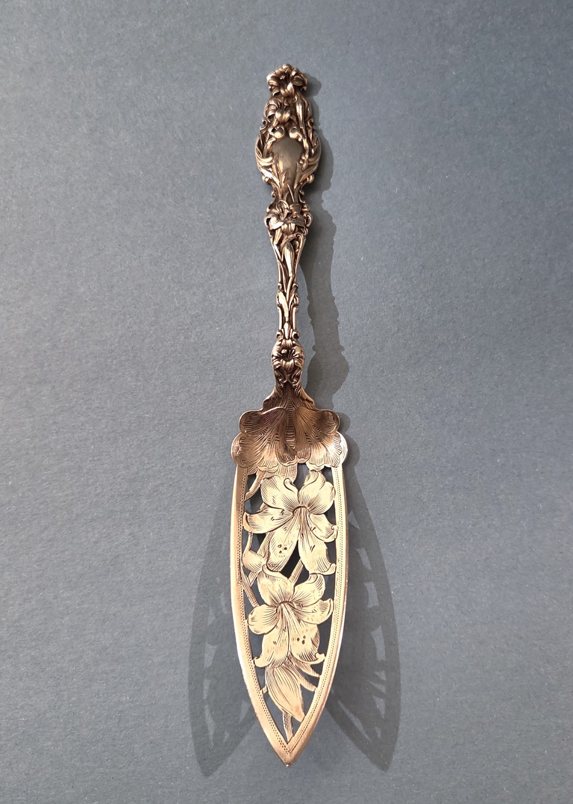 Whiting – Lily – 1902 – Sterling Silver Jelly Cake Server