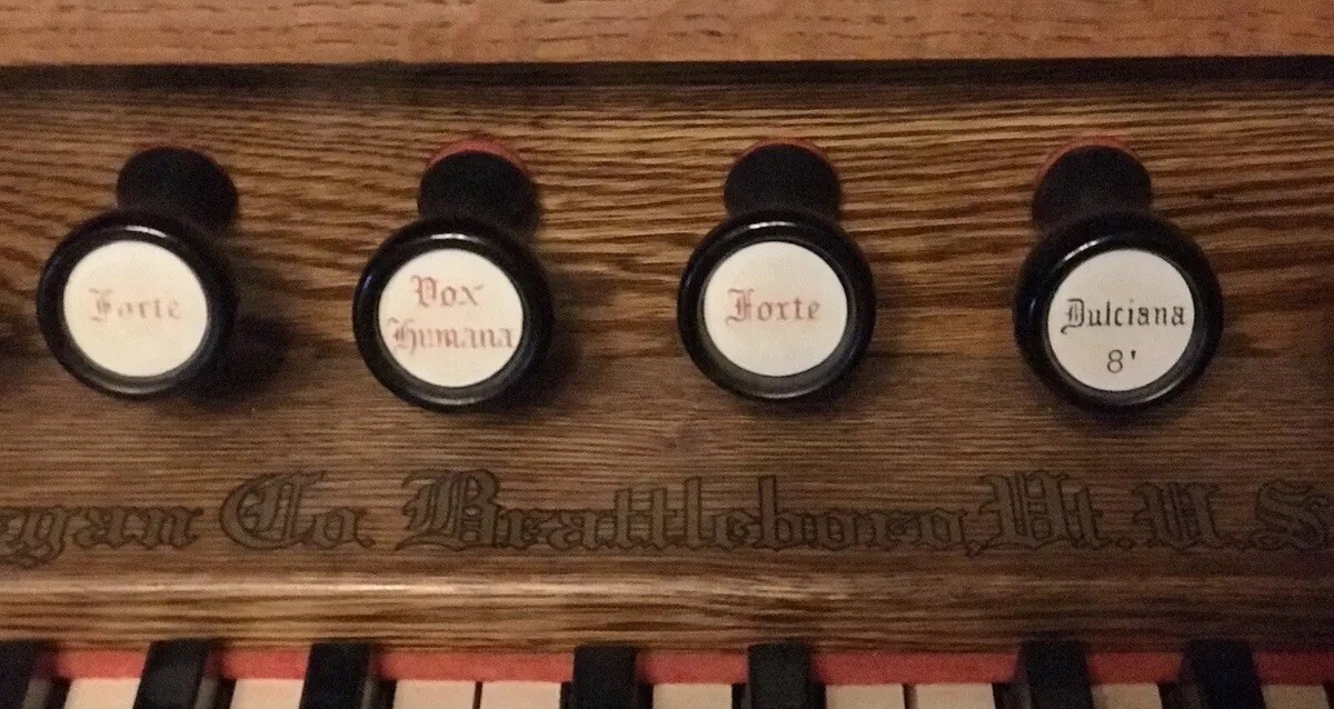 Estey ReedPump Organ Brattleboro Vt prof restord w/motor GreatSound SeriousLookr