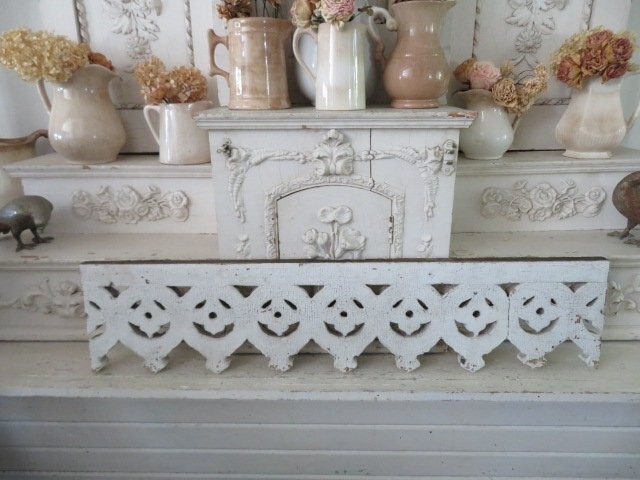 OMG Old Architectural WOOD GINGERBREAD HEADER PEDIMENT Crackly WHITE Patina