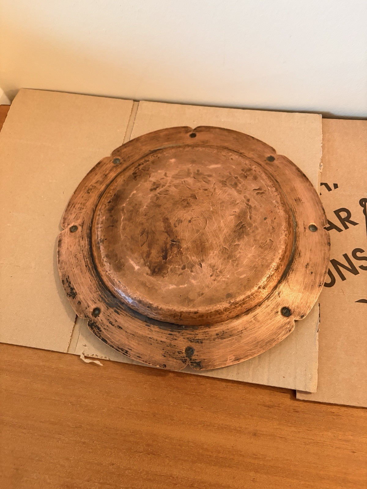 ANTIQUE ARTS AND CRAFTS HEAVY SOLID COPPER CHARGER PLATE LOVELY STYLE PIECE