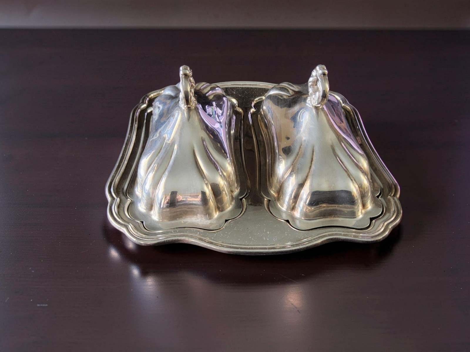 Vintage Oneida silver-plated double butter dish serving tray with scallop edging