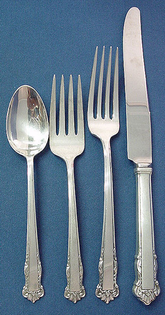 ENGLISH SHELL- LUNT STERLING 4PC PLACE SETTING
