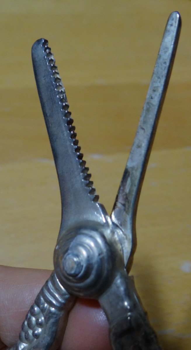 Grape Shears Scissors Fox and Grapes Design Silver Plate Vintage