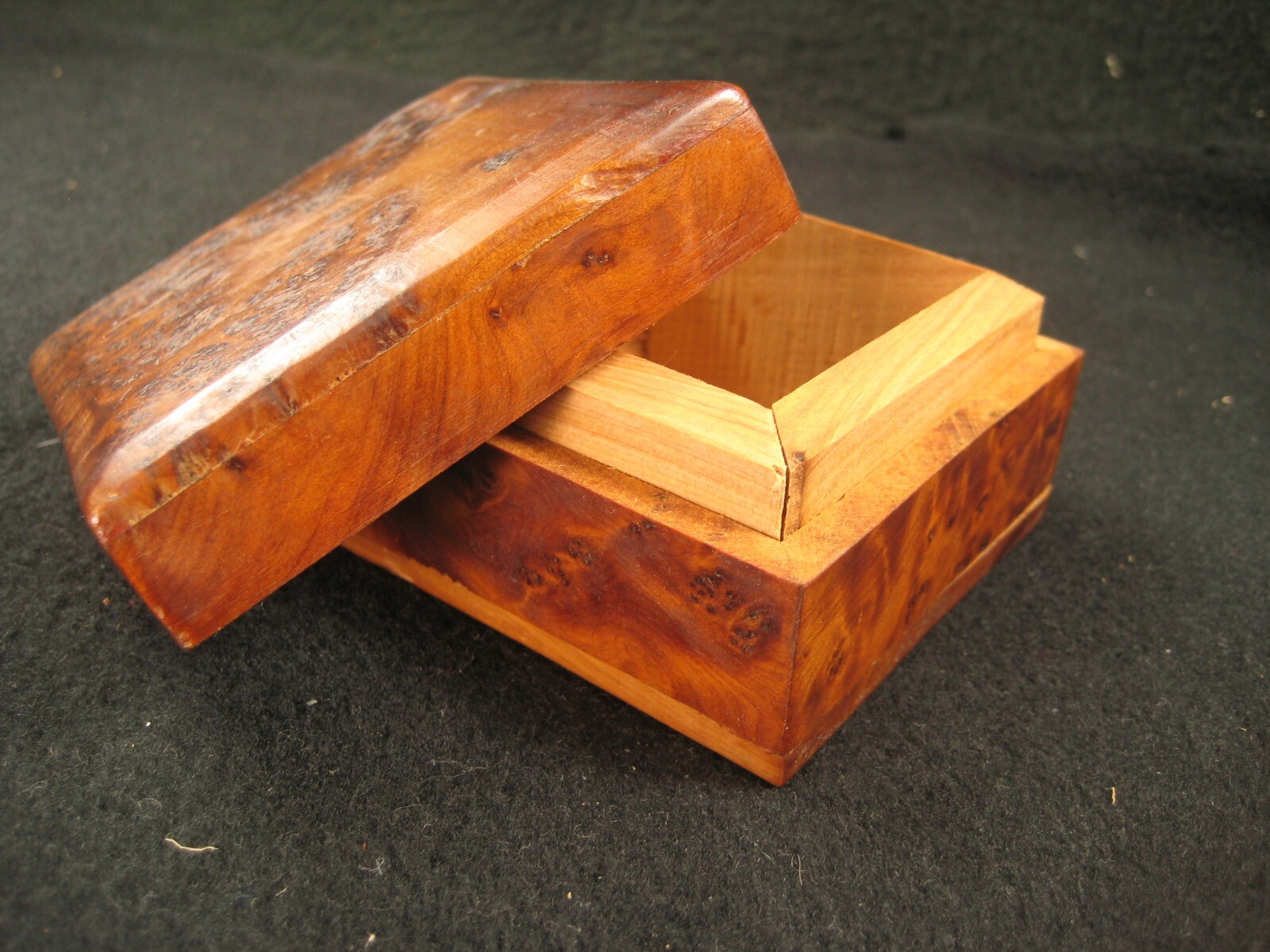 VINTAGE BURL ROSEWOOD LIDDED TRINKET TREASURE BOX