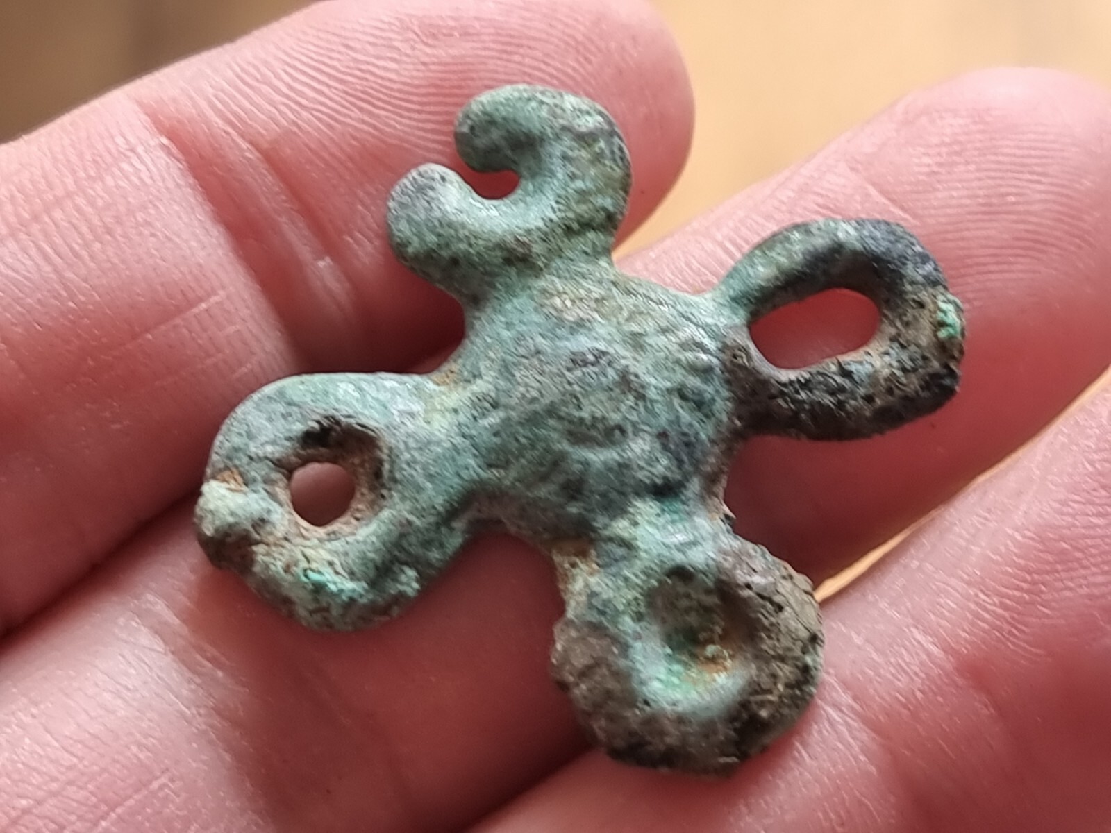Roman/Byzantine bronze cross pendant bute patina. Please read description LA170n