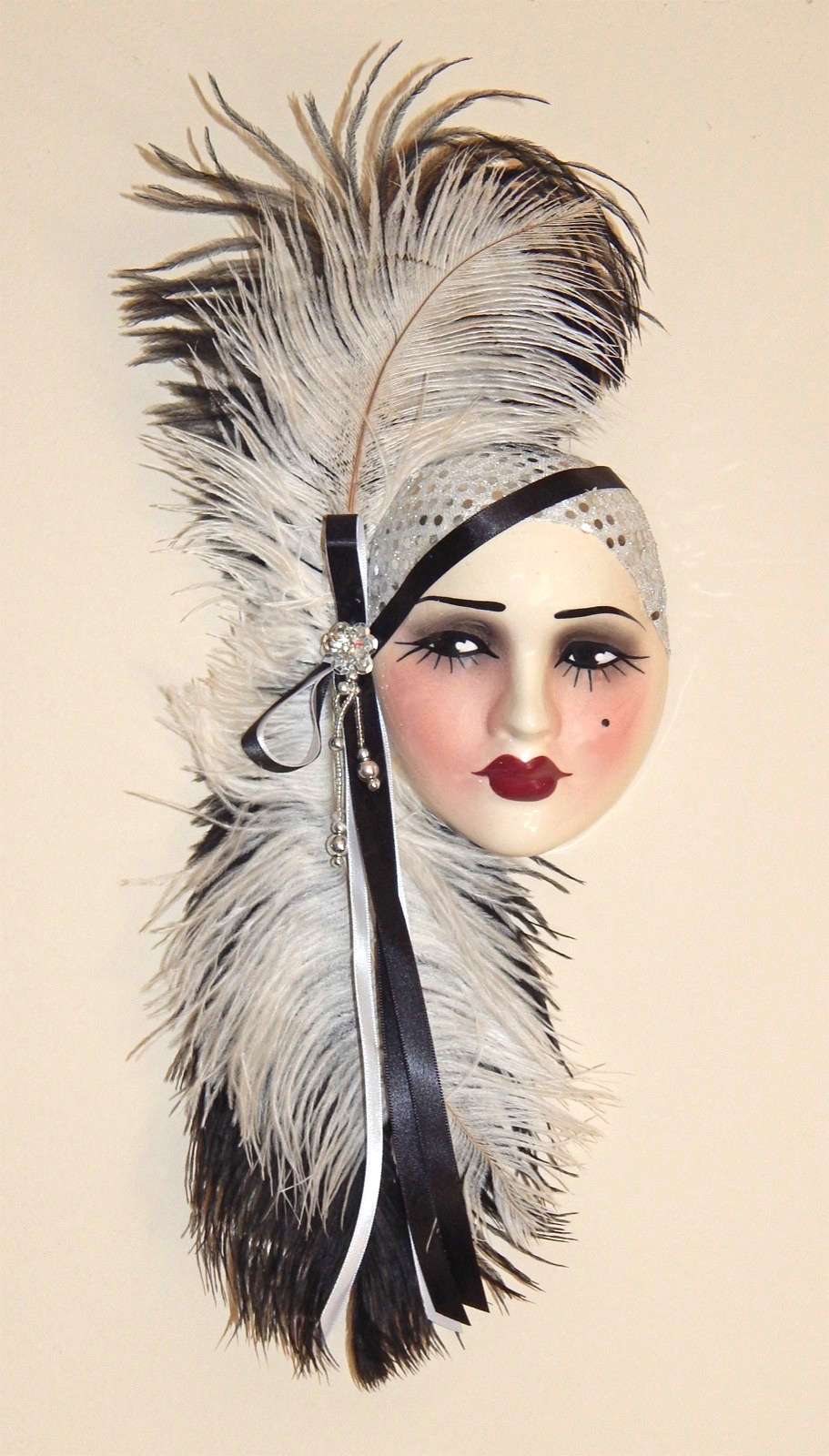 Unique Creations Lady Face Mask Wall Hanging Decor – NEW IN BOX