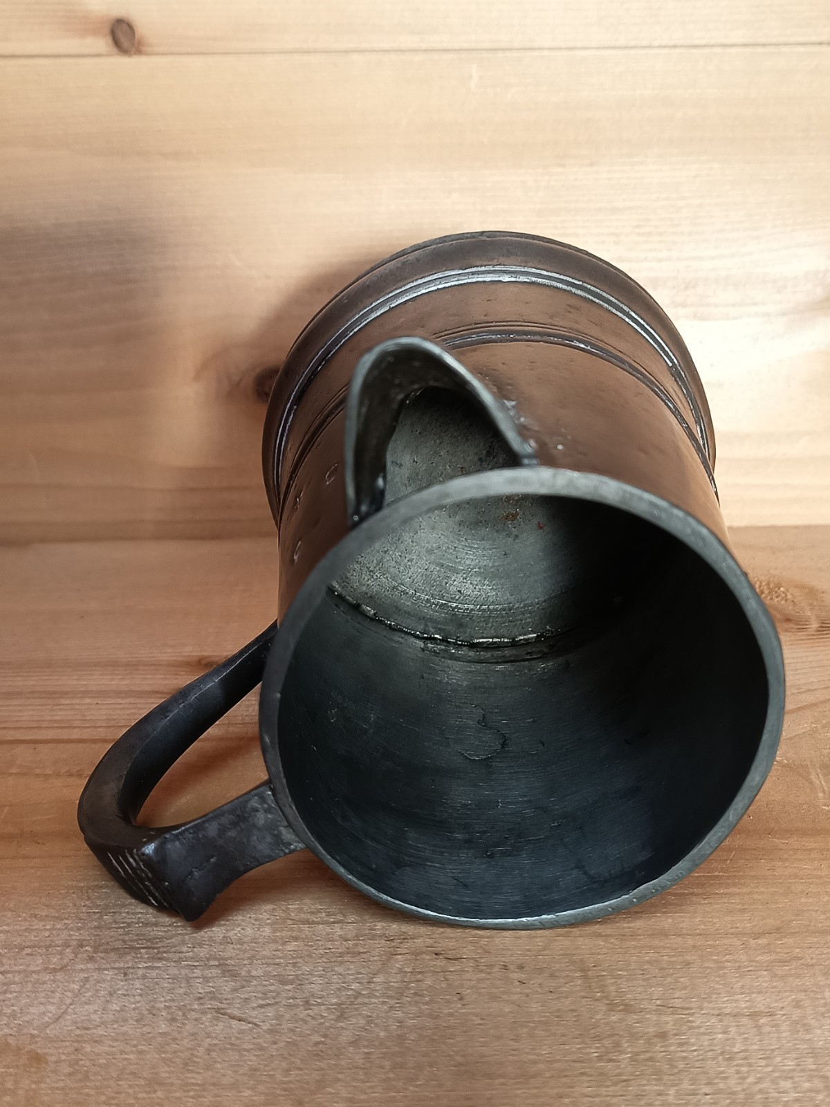 Antique Pewter 1/2 Pint measure side spout 235g