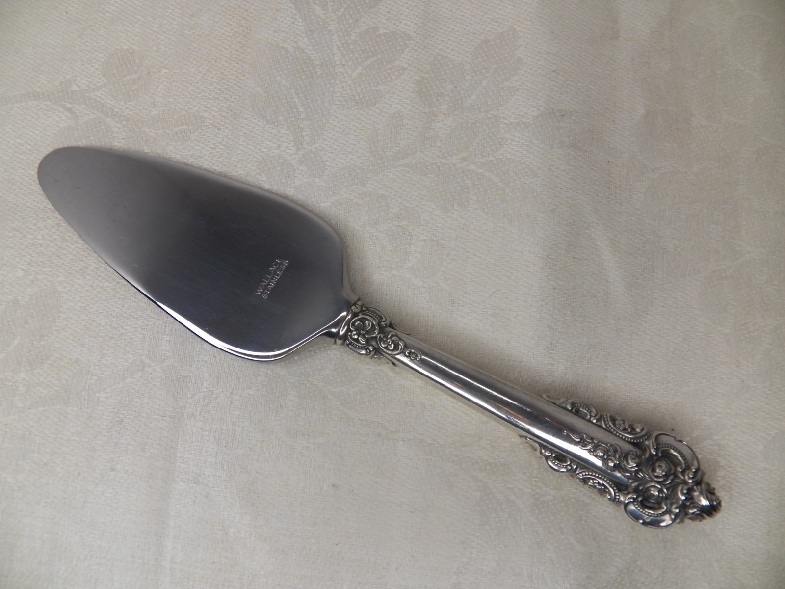 WALLACE GRAND BAROQUE STERLING SILVER HH CHEESE KNIFE 6 1/2″ NO MONOGRAM