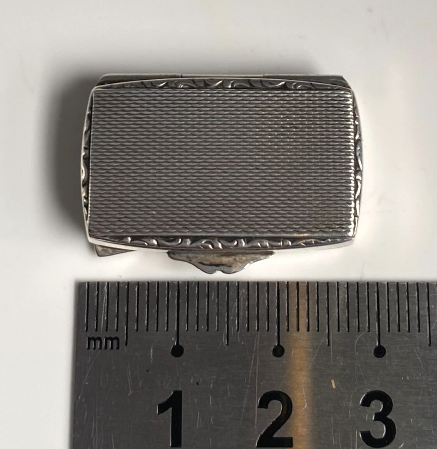 Antique c1910 Solid Silver 935 Engine Turned Pill Box Foliage Border Hinged