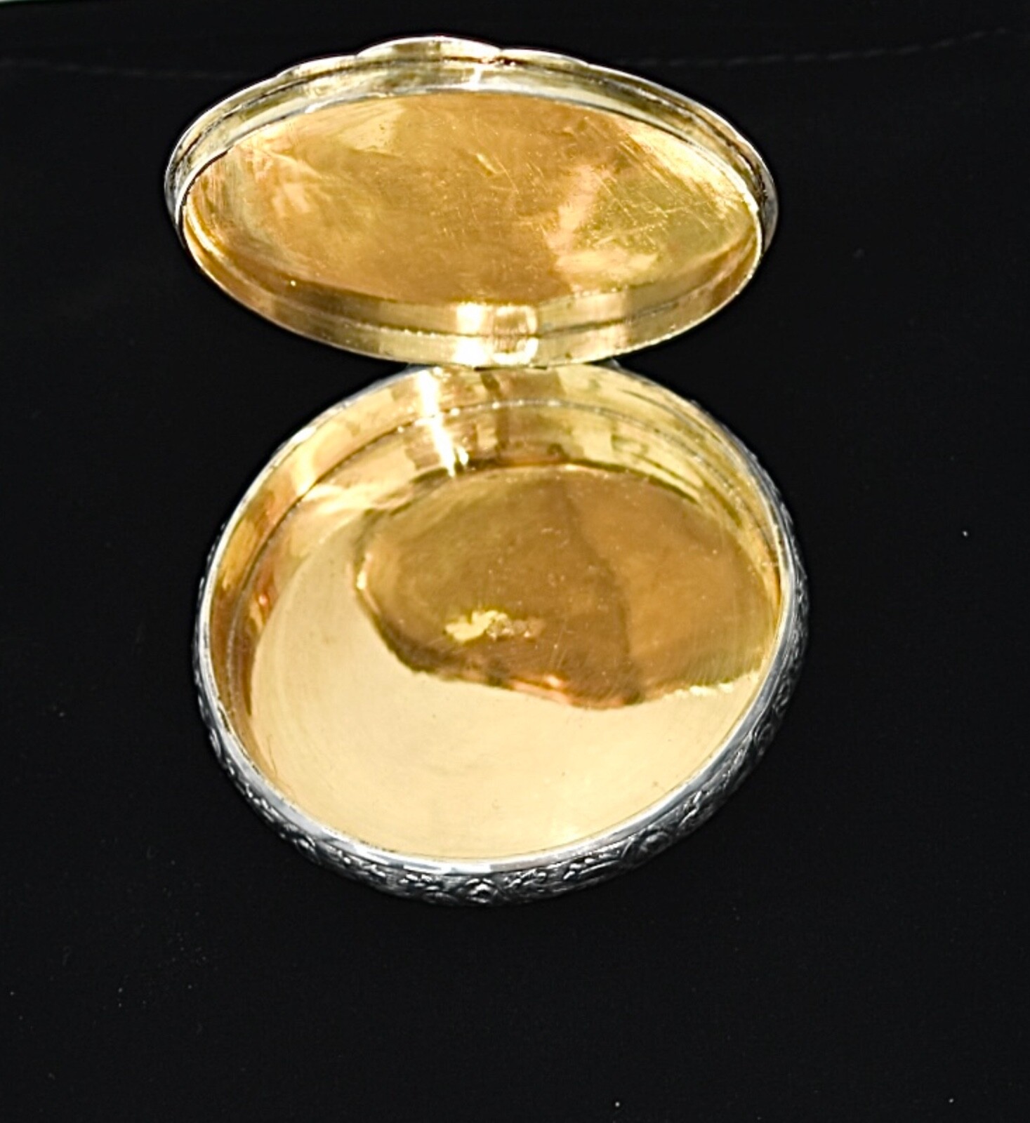 Russian Silver Round Case /Box Gilded Interior,84 Kokoshnick St Petersburg c1900