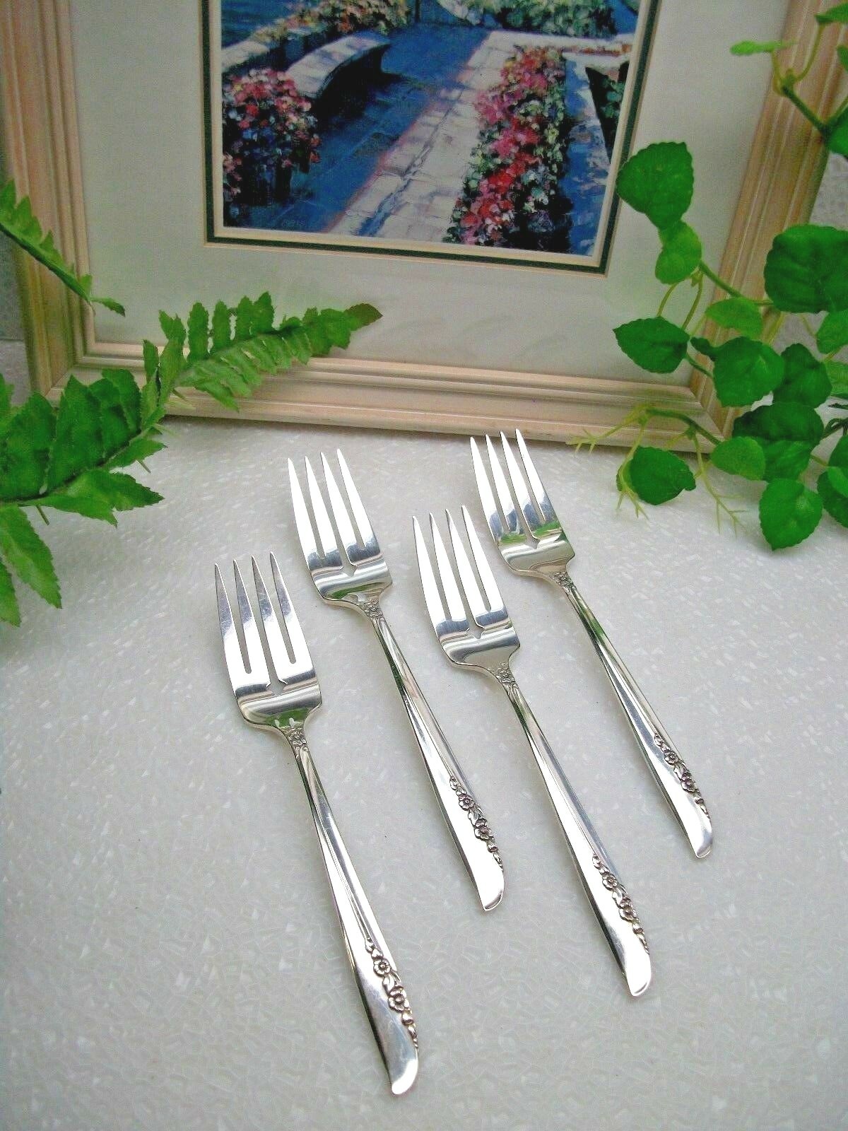 4 Oneida Ltd. 1881 Rogers LILAC TIME Silverplate Salad Forks 1957