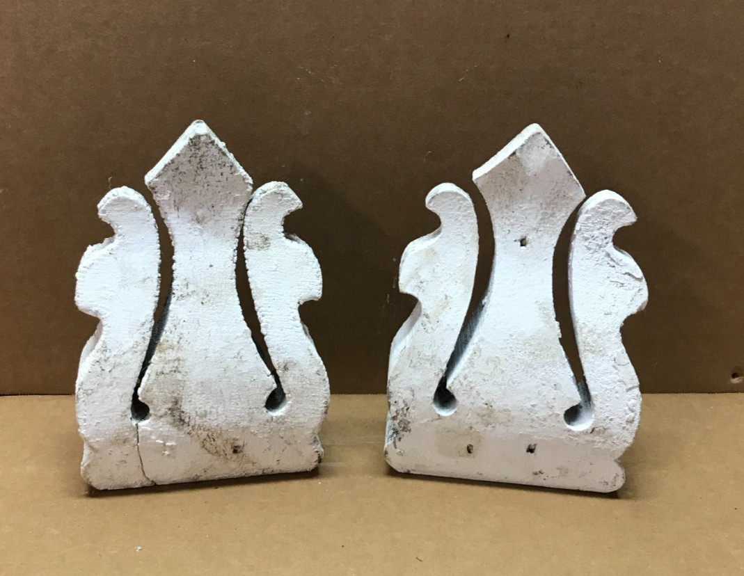 Pair Antique Wood Acanthus Corbel Finials Shabby White Chic Old VTG 721-26B