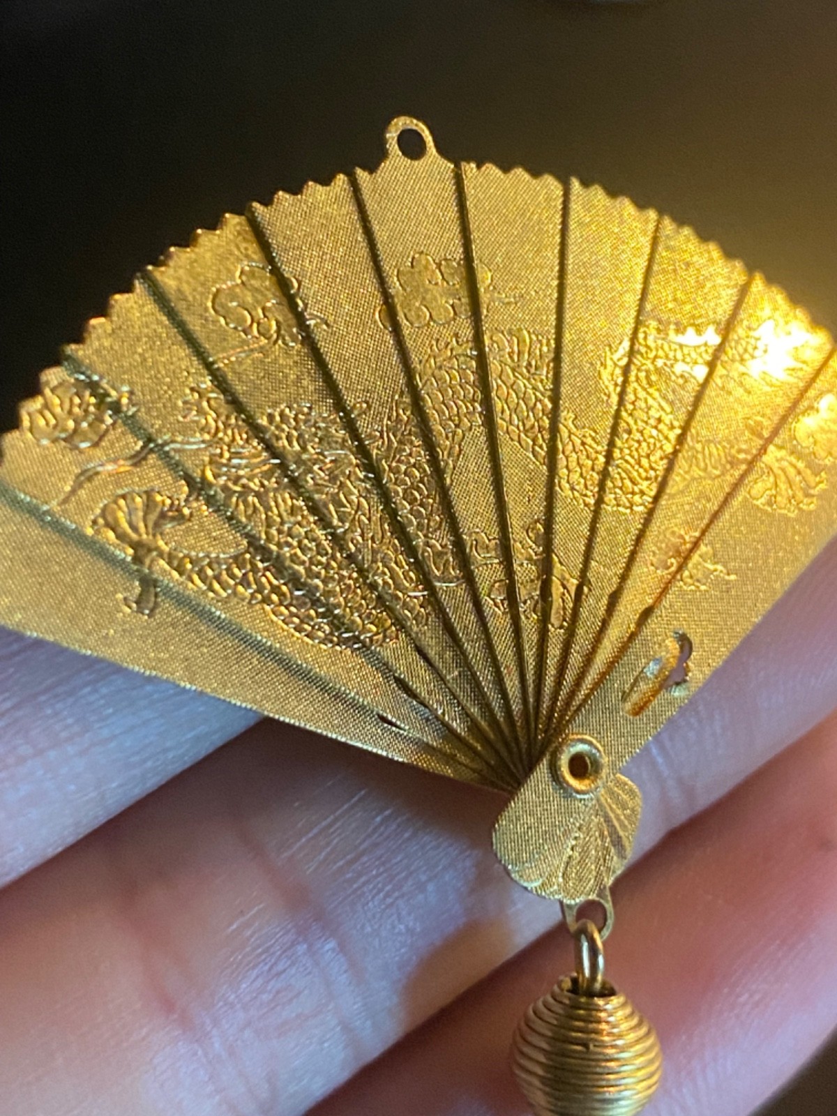 VTG Chinese Dragon Crane Bird Etched Tassel Folding Fan Gold Tone Charm Pendant