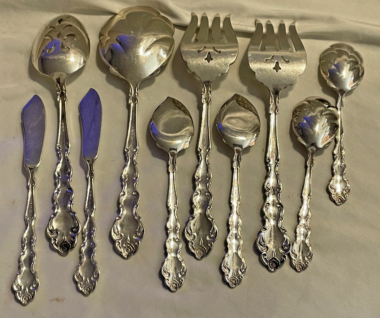 Oneida Beethoven Silverplate Serving Pieces – Lot of 9 Betty Crocker – View Pics