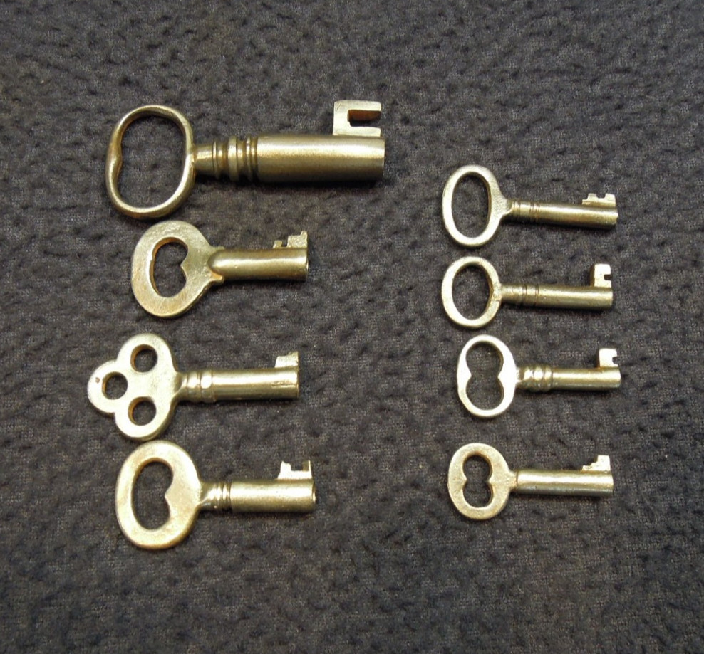 Lot of 8 Antique Fancy Open Barrel Skeleton Keys Cabinet Furniture Dresser