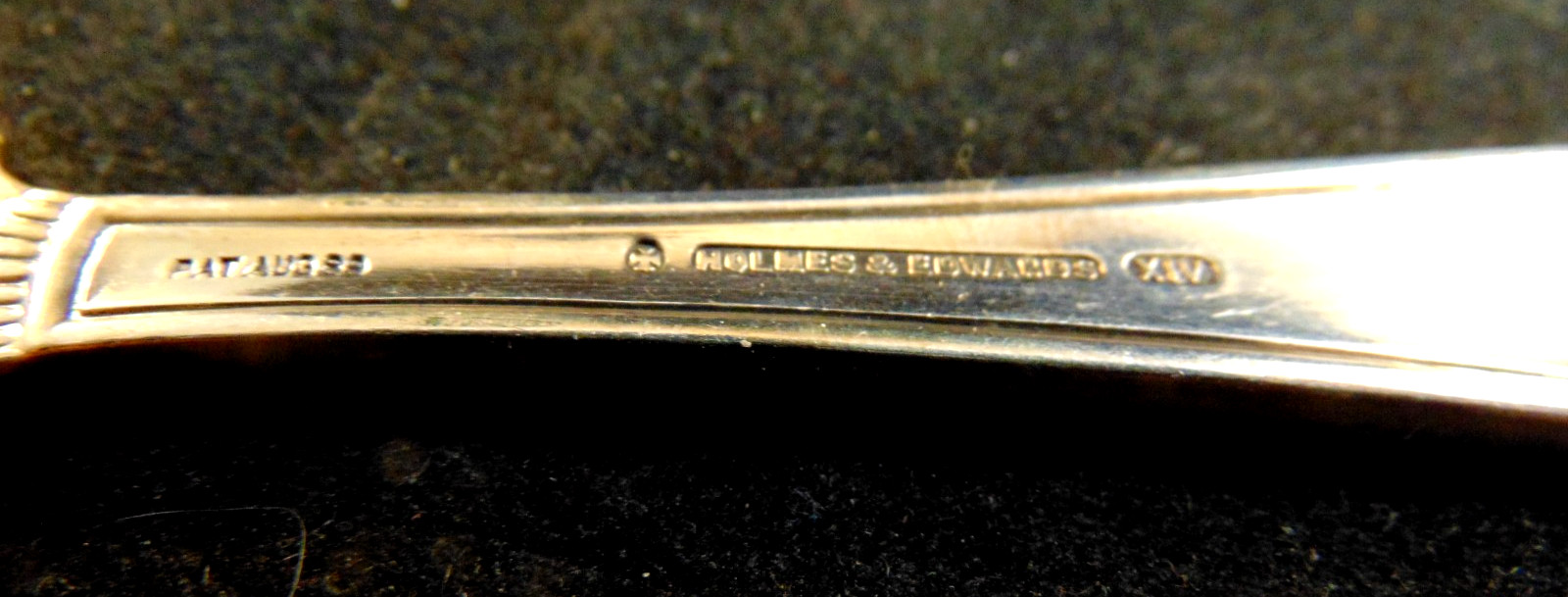 ASSYRIAN HEAD 1899 Rogers Silverplate Cake Knife or Saw No Monogram bb