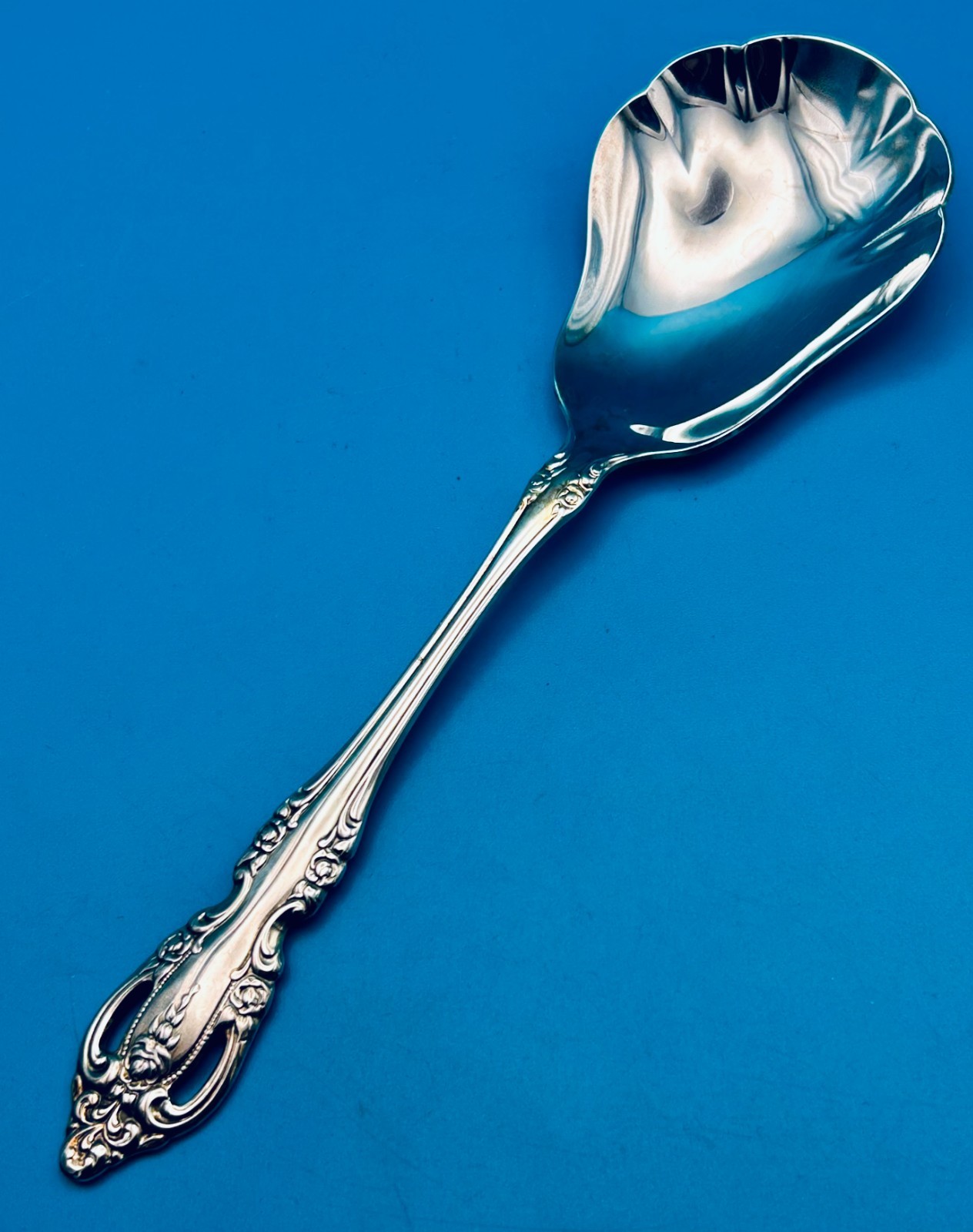Oneida BRAHMS Silverplate Shell Casserole Serve Spoon 8 3/4″ Community Flatware