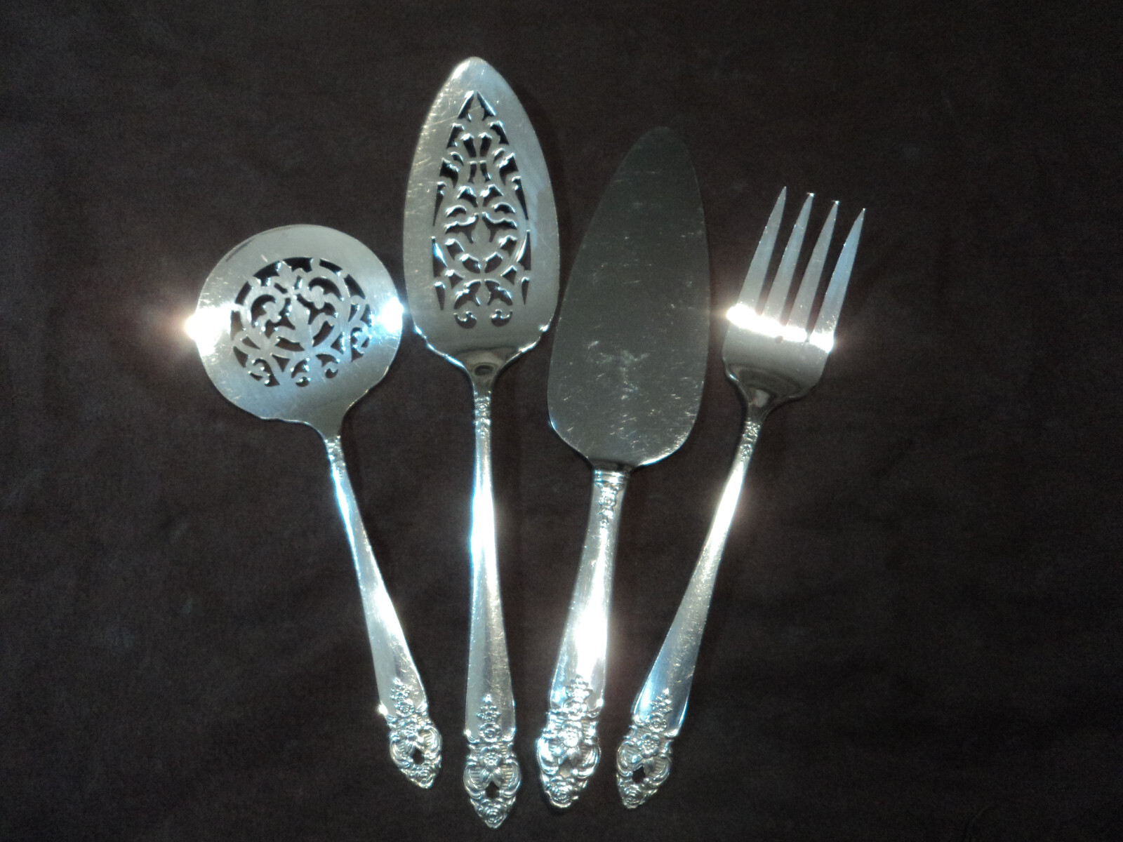Silverplate Flatware Lot of 4 Hostess Servers Oneida Prestige Distinction