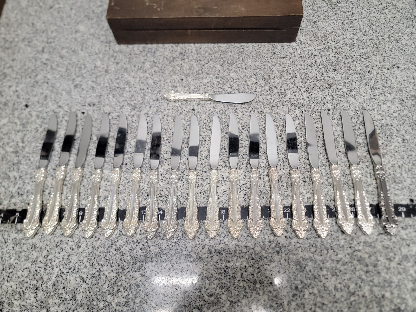 Reed & Barton Mirrorstele Silver Plated Flatware 84pc Dinnerware Set