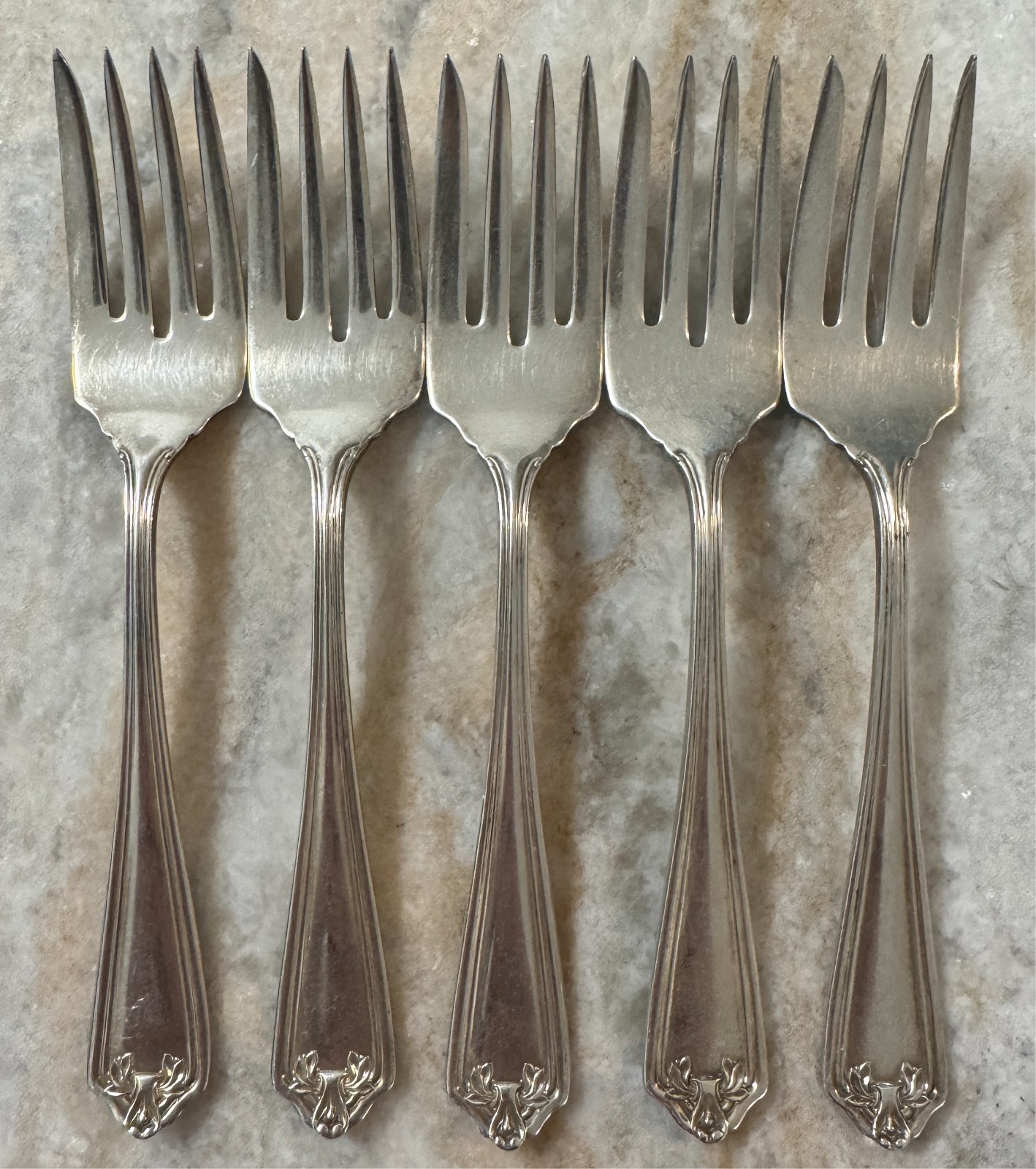 5 Individual Salad Fork Laureate Silverplate 1910 by Oneida Silver 6 1/8″