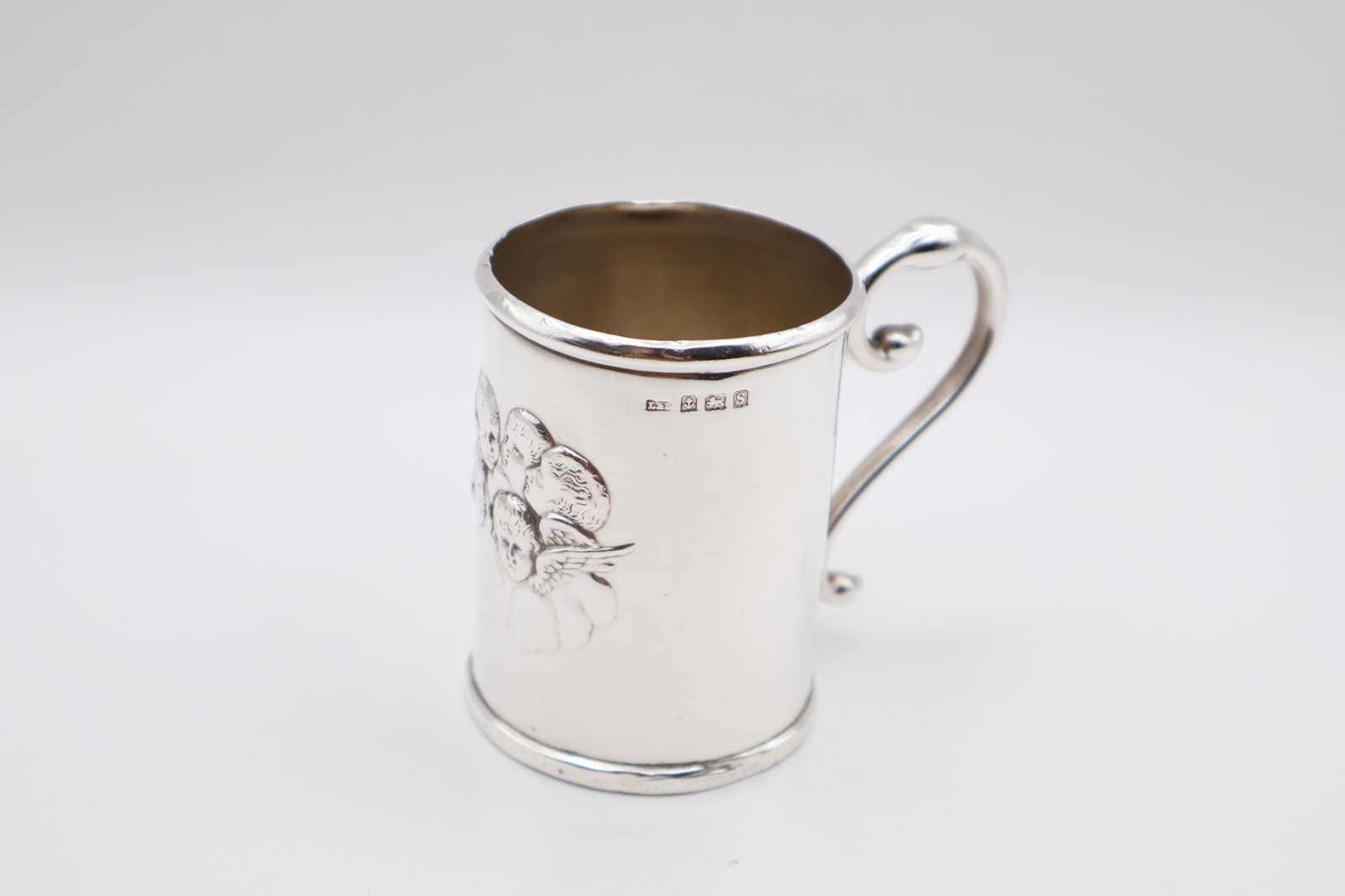 Antique Solid Silver Cherub Christening Cup Mug Hallmarked Birmingham 1917