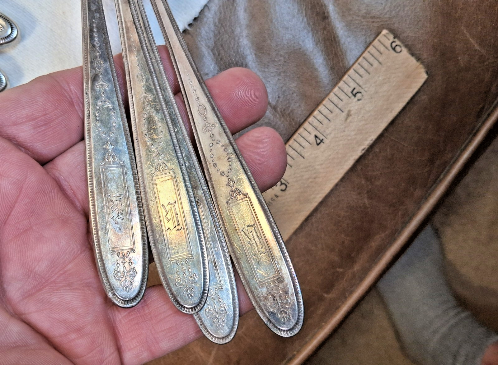 70pc Set Community Plate Grosvenor 1921 Pattern Flatware Silverplate Monogramed
