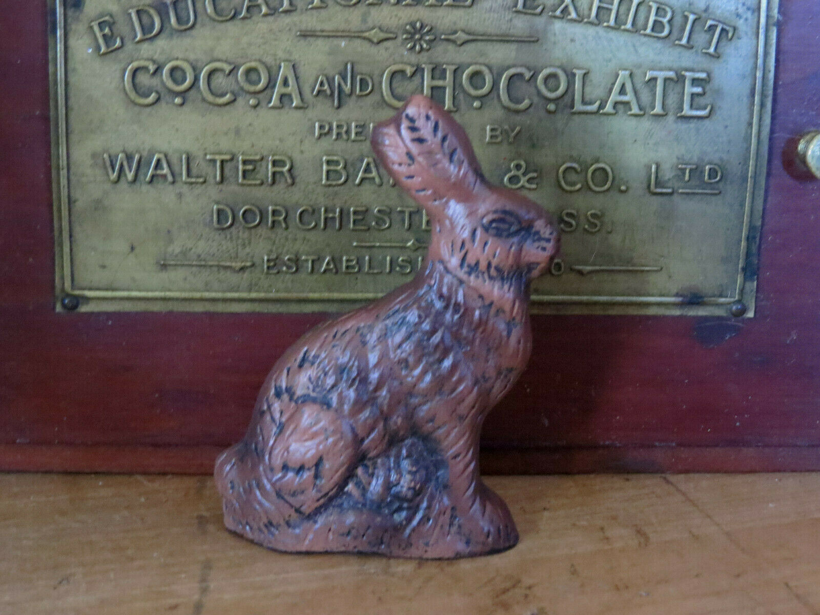 Primitive Chocolate Bunny Rabbit Resin Mold Faux Candy Figurine Easter 3 1/4″
