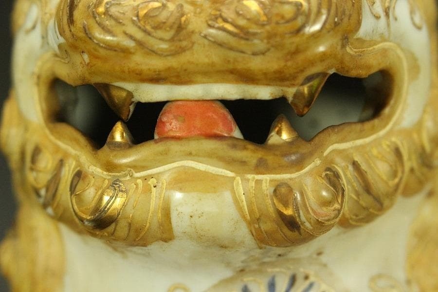 Vintage Japanese Kutani Shishi Lion Ceramic Statue Figurine Guardian 10.4 inch