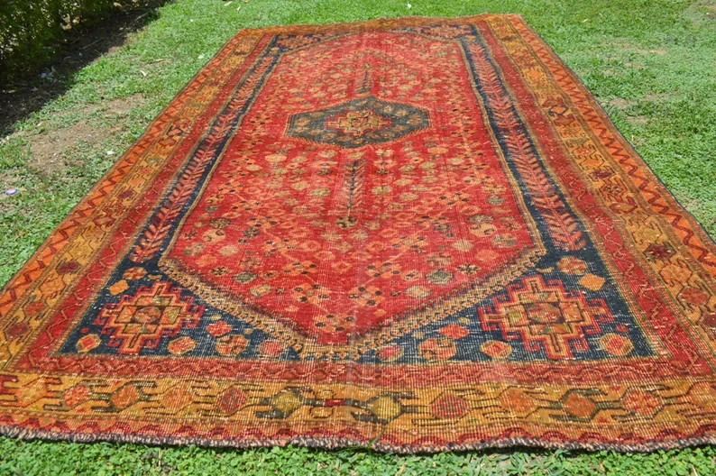 5 X 8 FT COLLECTORS’ ITEM Antique Natural Vegetable Dye Kazak Vase Design Carpet
