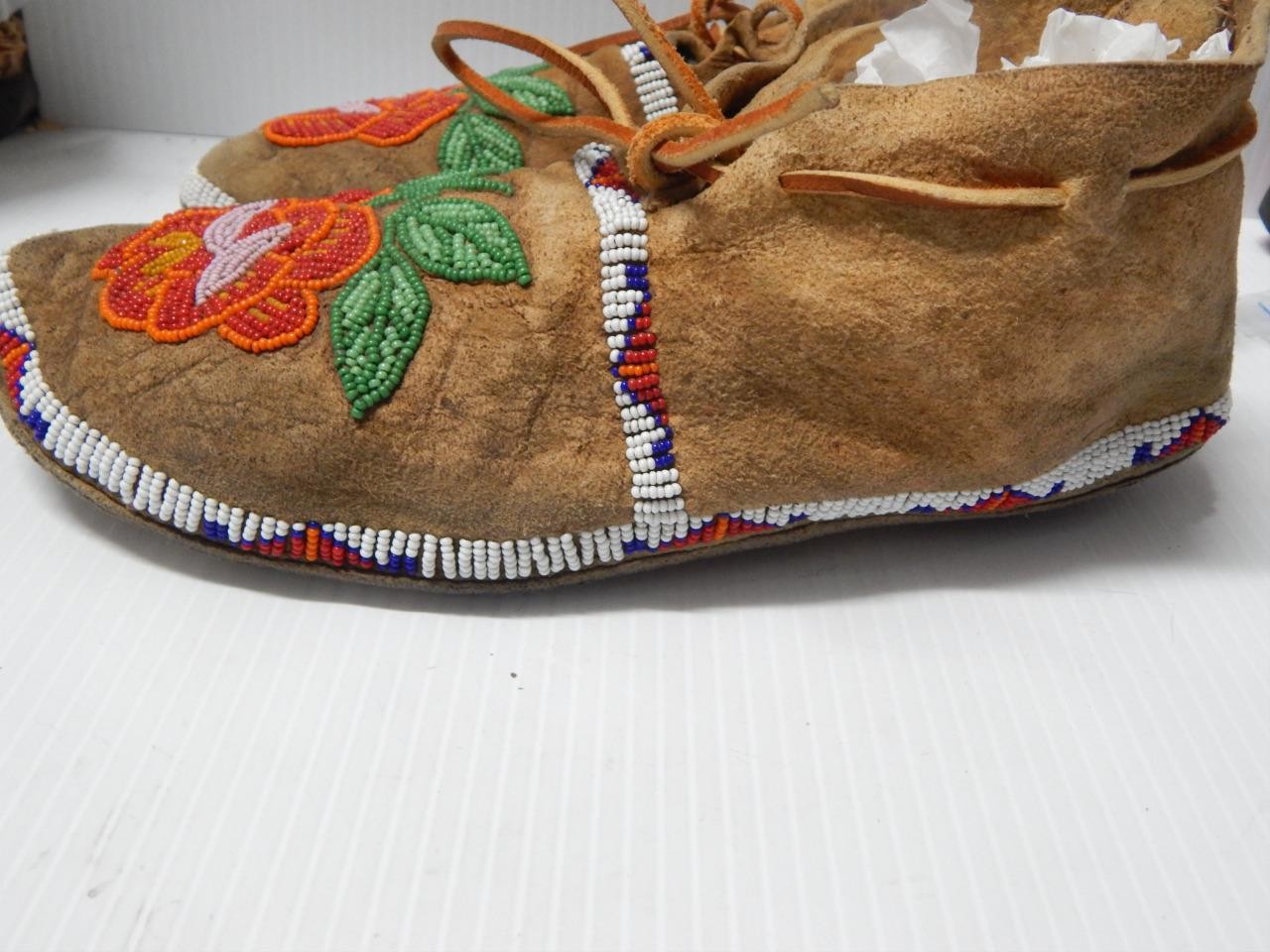 ANTIQUE c.1900-20s MONTANA CROW INDIAN FLORAL BEADED MOCCASINS – xlnt condition