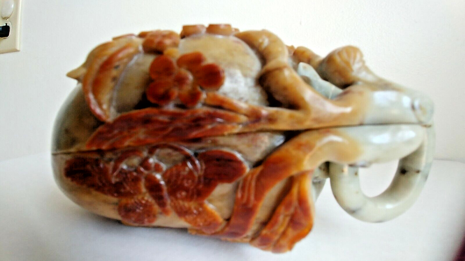 CHINESE CLAM; SOAPSTONE QING DYNASTY 1644-1911