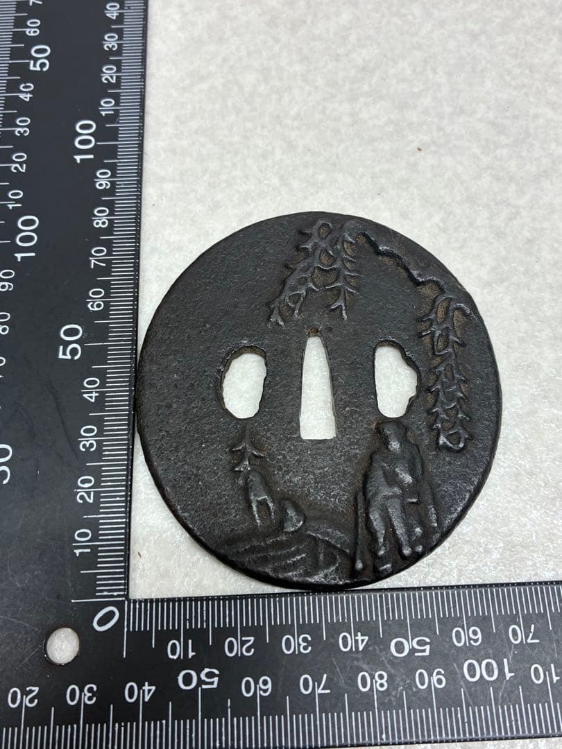 Shoami Z04 Iron Tsuba Large Tsuba with Figures Edo Period Sword Guard