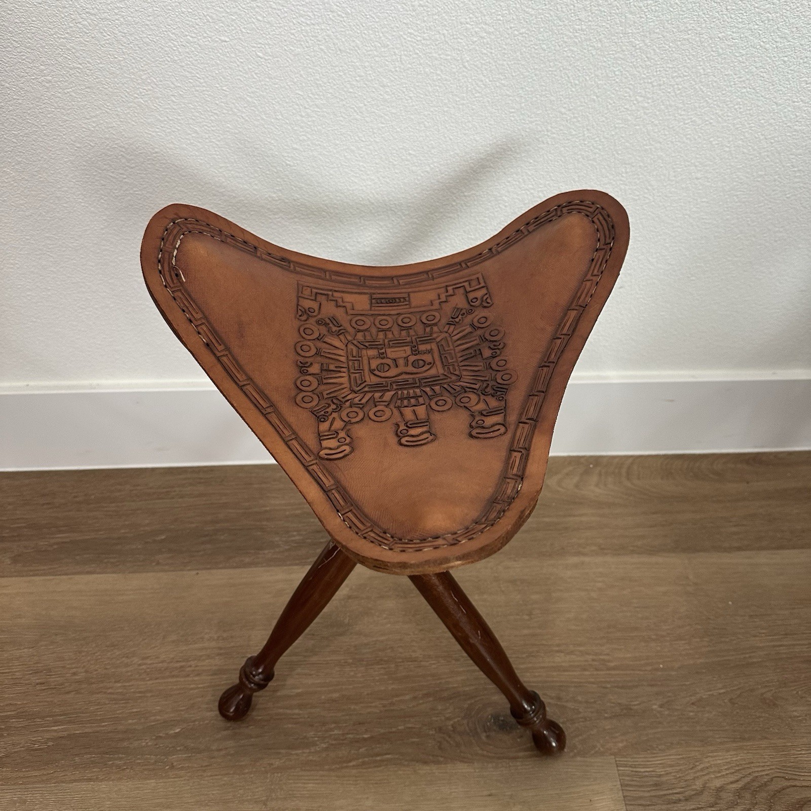 VTG Handcrafted Ecuadorian Hand Tooled Leather Folding Tripod Foot Stool/Seat
