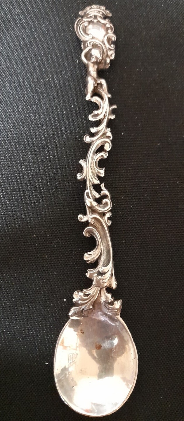 Antique Victorian reoposse Sterling Silver Cherub Holding Crown In 925