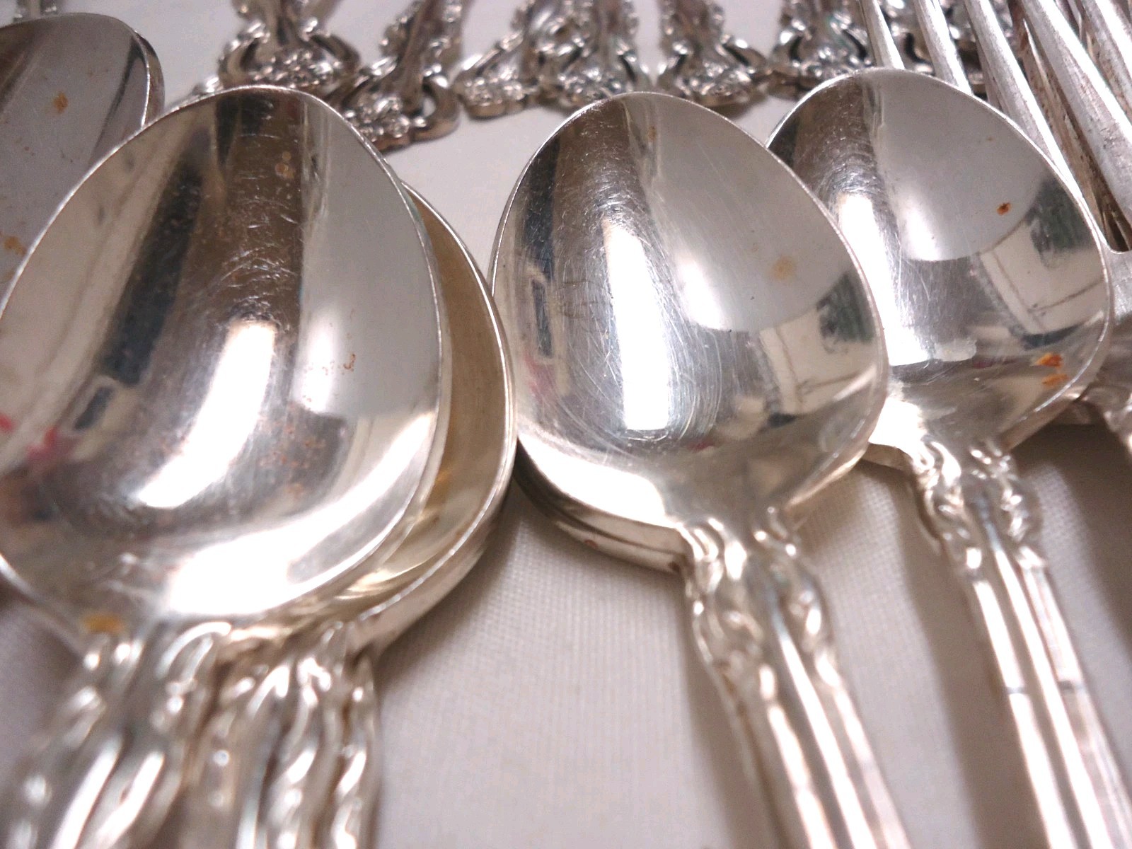 ASSORTED SILVERPLATE FLATWARE MIXED LOT BULK 130-PIECES