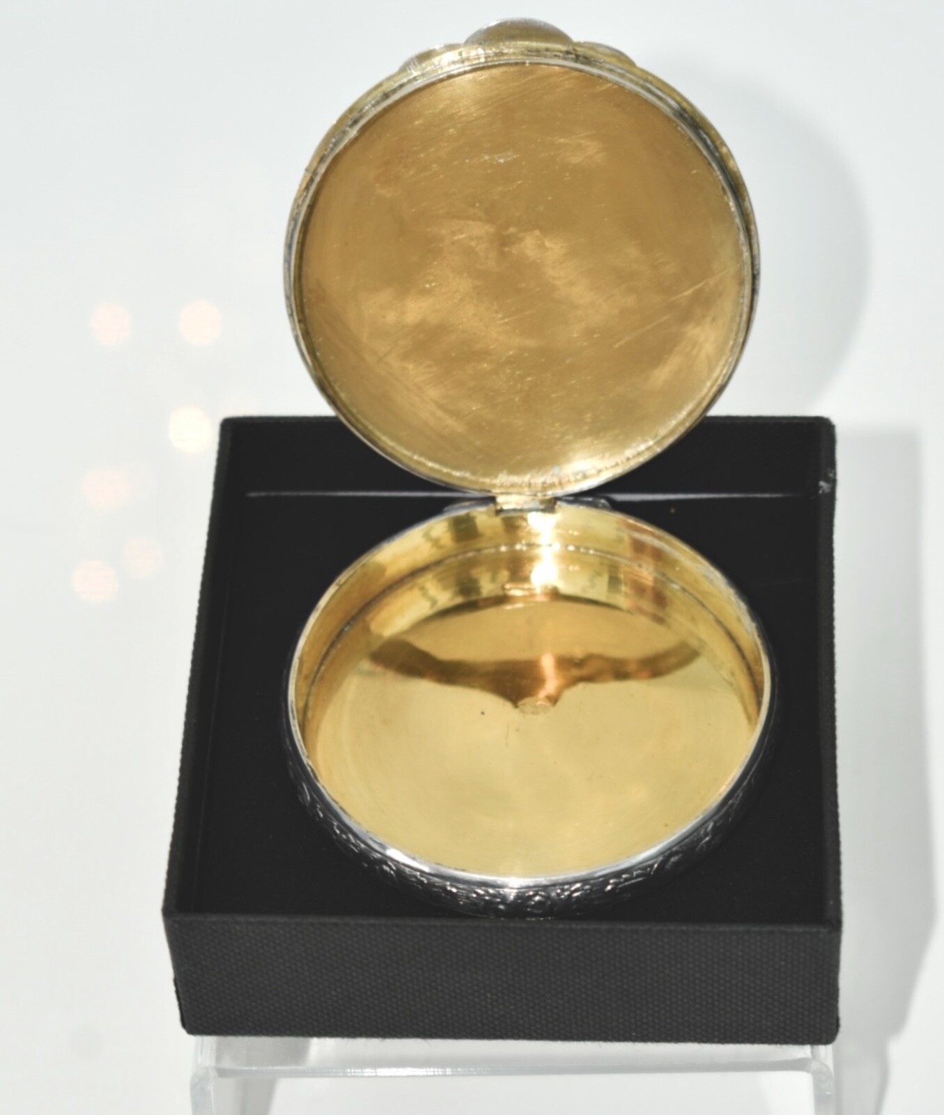 Russian Silver Round Case /Box Gilded Interior,84 Kokoshnick St Petersburg c1900