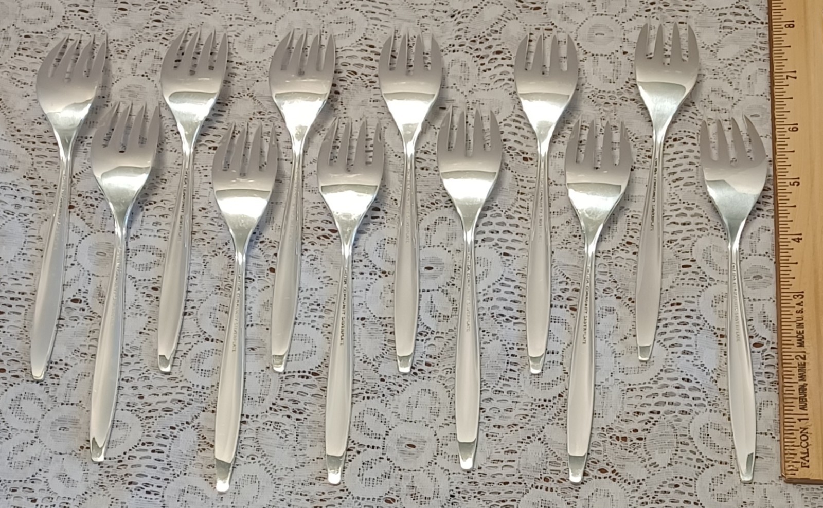 Oneida Community Silverplate ENCHANTMENT Serv-12 GENTLE ROSE 73 pc Chest+Serving