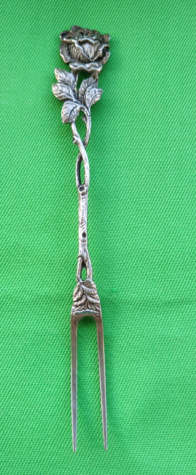 Ornate continental 835 silver Hildesheimer Rose pattern fork, 12.5 grams