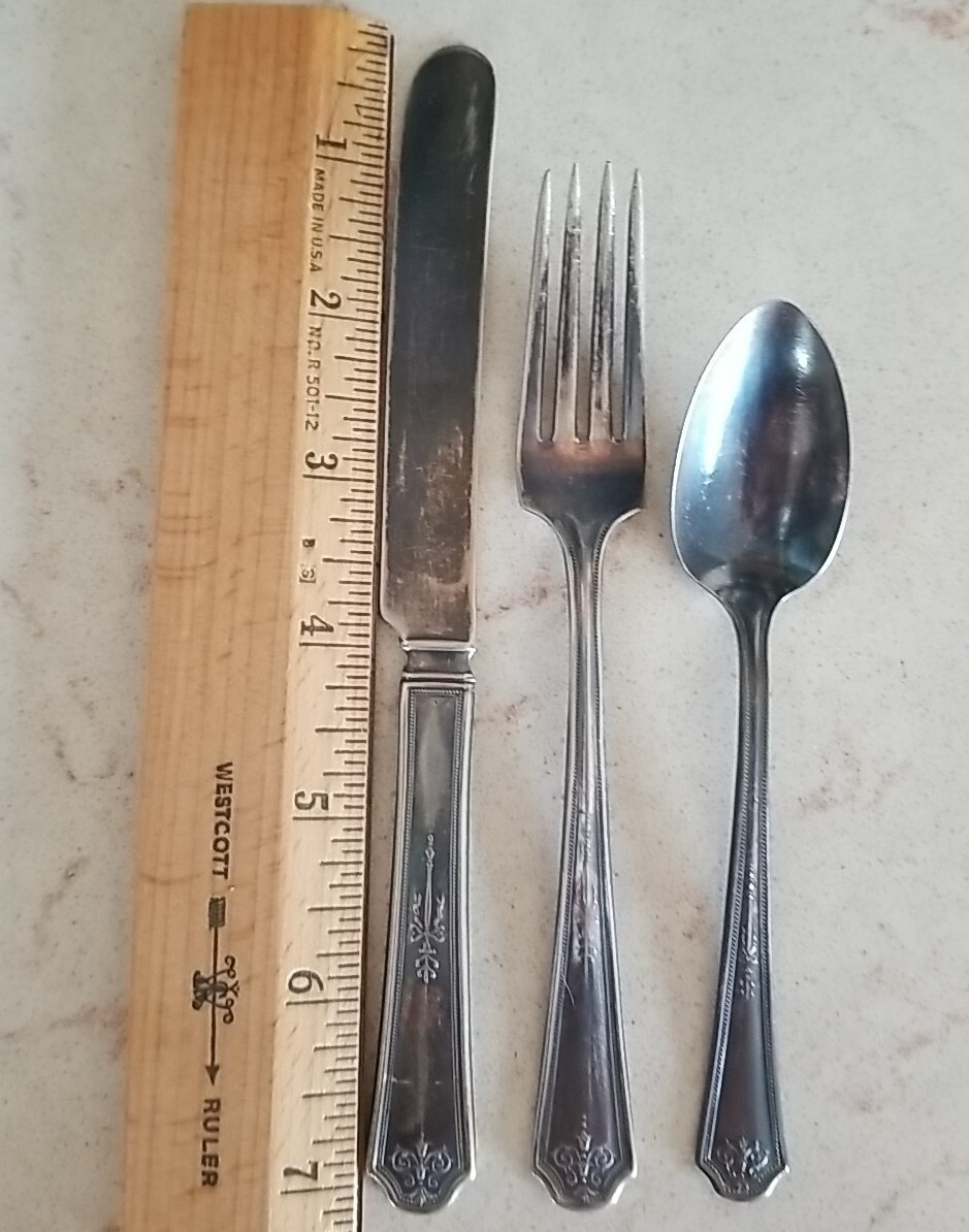 Vintage Carlton Silver Plate Baby Child Fork Knife Spoon Dinner Set