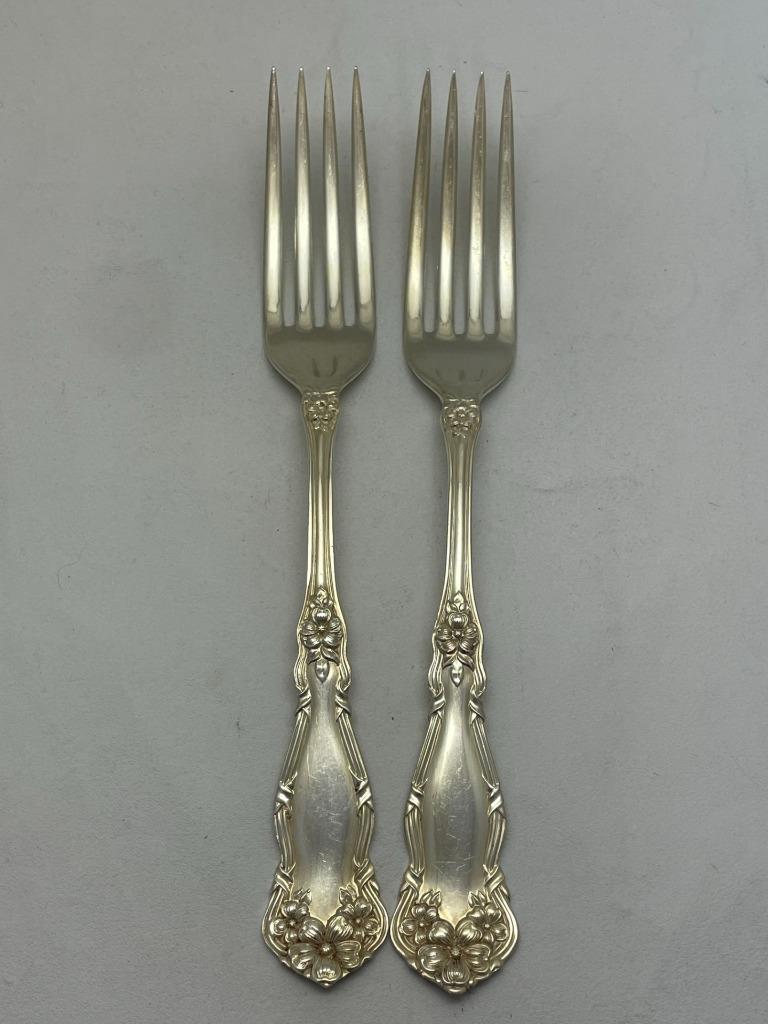 VINTAGE INTERNATIONAL ROGERS *ARBUTUS* SILVERPLATE 2 LUNCHEON FORKS