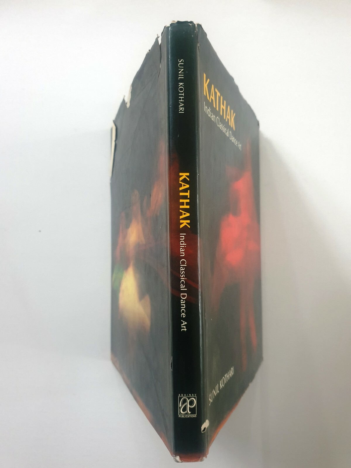 Kothari, Sunil: Kathak. Indian Classical Dance Art. 1989. 234p. illus. hb.SIGNED