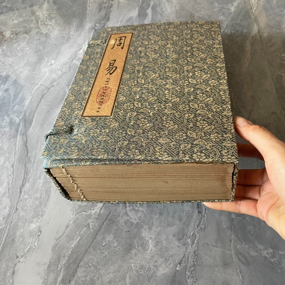 Old Thread-Bound Book Set: Zhou Yi (I Ching) – Complete 20 Volumes – Confucian