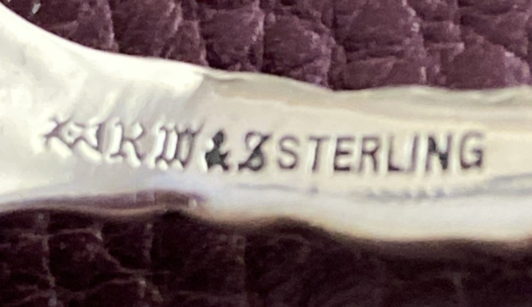 La Belle Pattern by R Wallace & Sons Ribbon Bow Design 4 1/8″ Sterling Spoon 10g