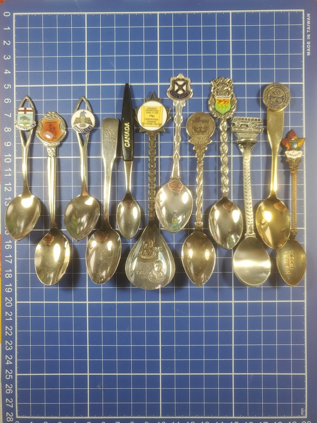 Vintage Souvenir Spoons Lot CANADA Theme