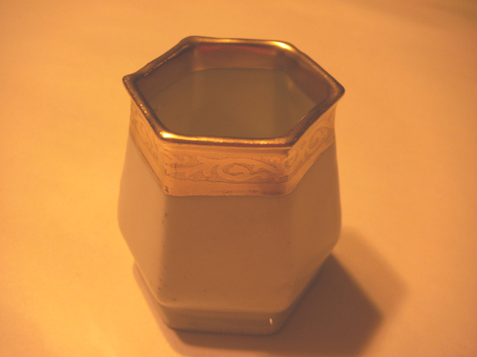 VINTAGE COUNT THUN PORCELAIN TOOTHPICK BOWL 2″ CZECHOSLOVAKIA GOLD W ETCHING