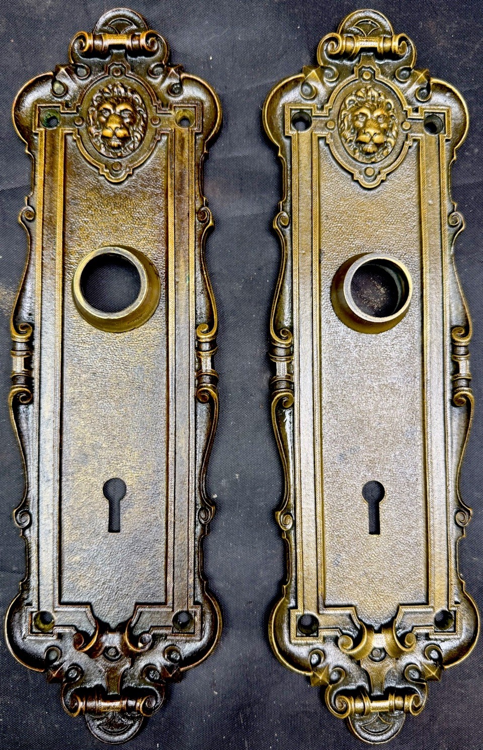 Russell & Erwin Leyden Lion Head Bronze Warm Patina Doorknob Sets 1 of 8 Sets