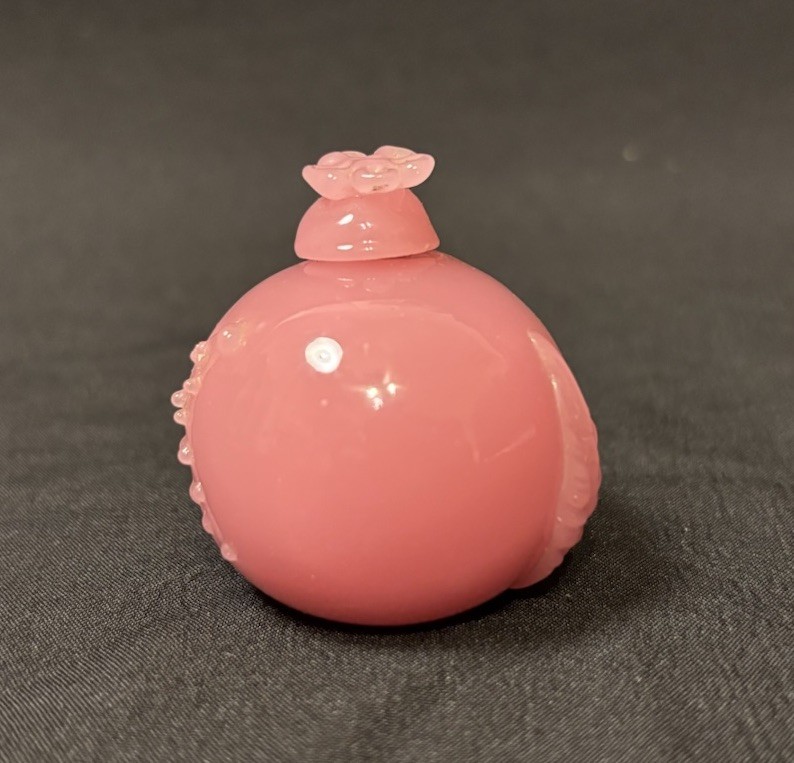 Chinese Vintage Pink Carved Peking Glass Moon Leafs Flower Snuff Bottle RARE