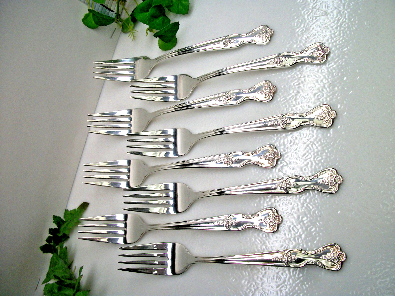 8 Wm. Rogers MAGNOLIA Inspiration Silverplate Salad Forks 1951