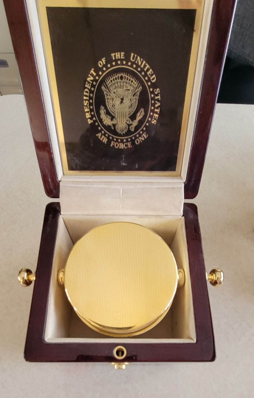 THE GREAT SEAL CLOCK