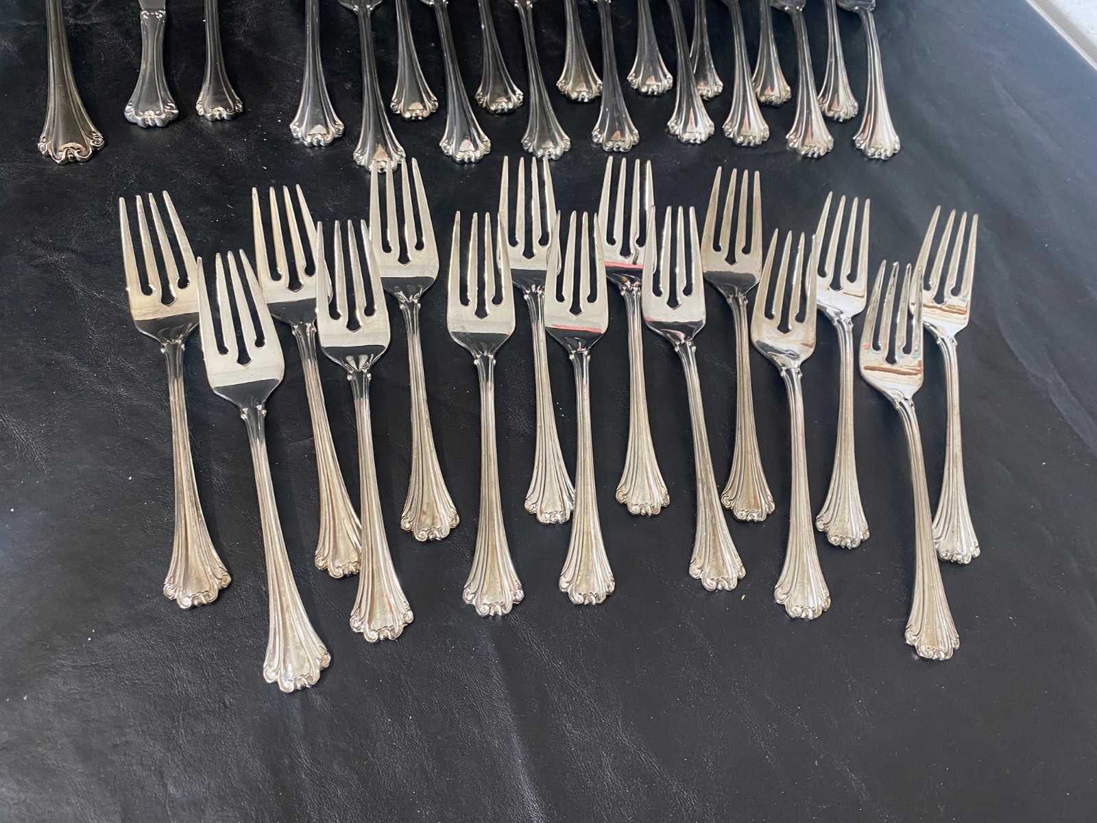 FB Rogers silverplate flatware 82 pieces American Chippendale fork spoon knife +
